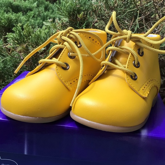 Piulin Villena 23 (3) TODDLER Leather ankle lace-up Bootie in mustard yellow,NWT - Picture 3 of 6